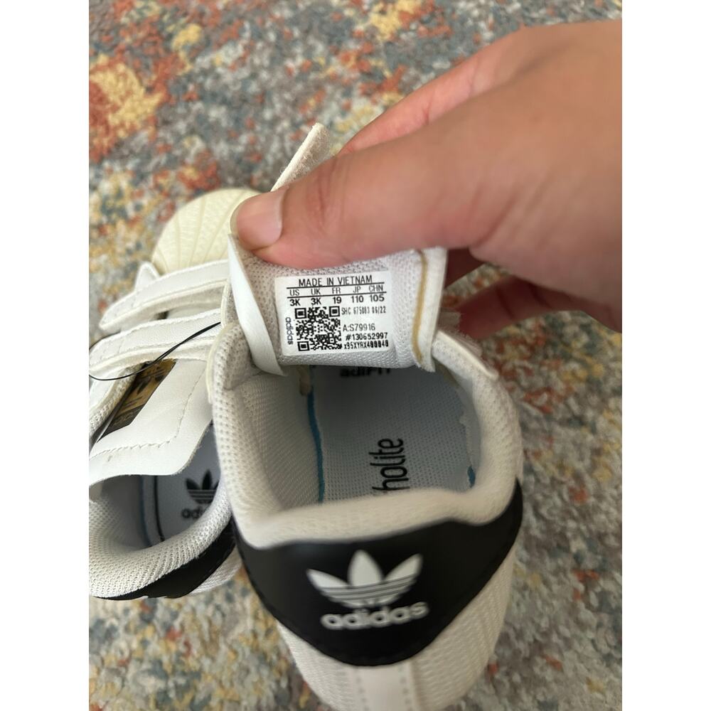 Adidas Superstar Baby Crib shoes in the White Black colorway size 3 - Picture 4 of 4